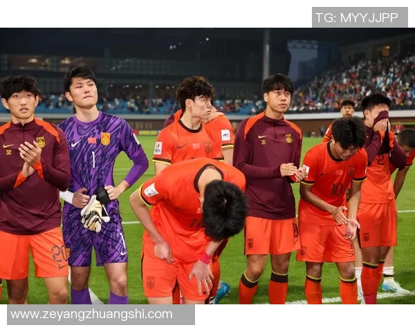 年轻后卫足球崛起新星展现潜力与激情引领未来赛场风潮 年轻后卫足球崛起新星展现潜力与激情引领未来赛场风潮